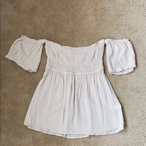 Flowy off the shoulder boutique shirt